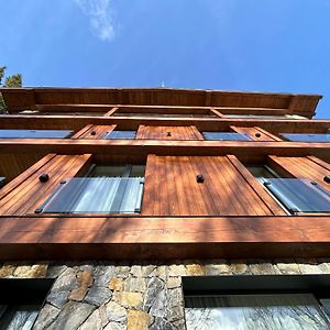 Avenue Chalet
